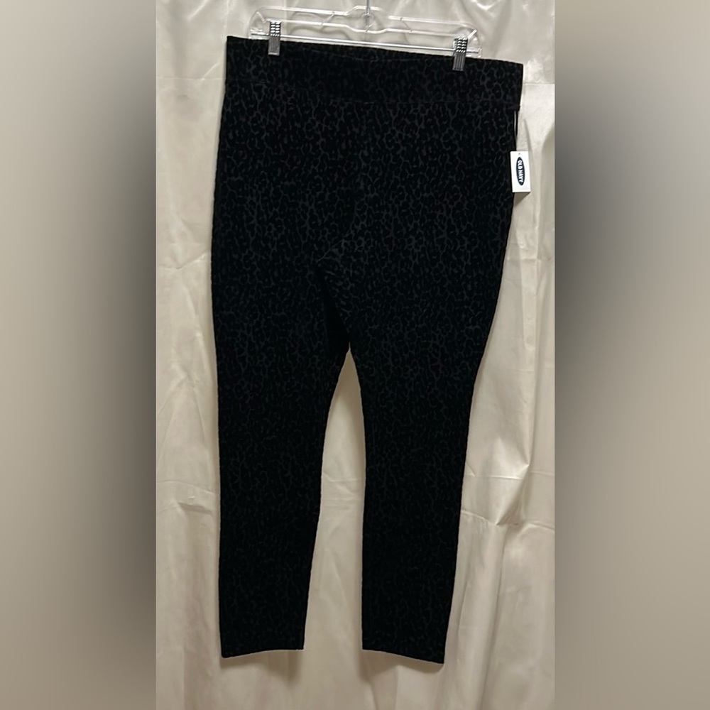 Old Navy XL black velvet leopard print pants